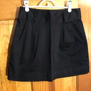 Silence + Noise Women’s black Mini skirt, size 6